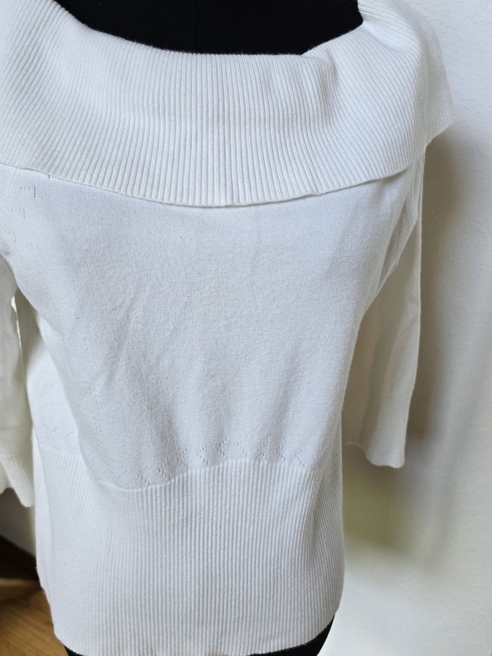 New York City Design Co White Off the Shoulder Portrait Collar Sweater Large L